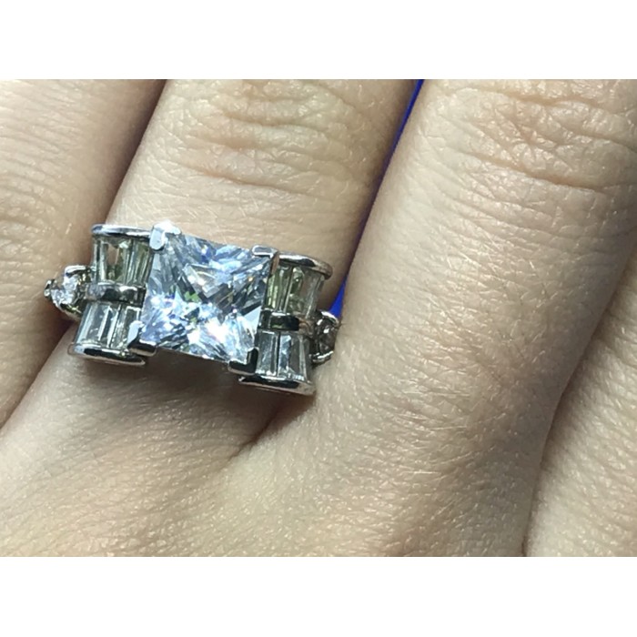 Sky Jewelry Серебряное кольцо с камнем Гошенит (берилл)