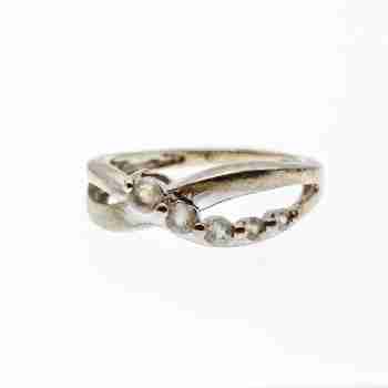 Sky Jewelry Серебряное кольцо с камнями белый Топаз