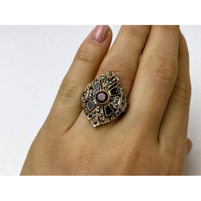 Sky Jewelry Серебряное Кольцо с камнем Спессартин и вставками из черного Нефрита и Марказита