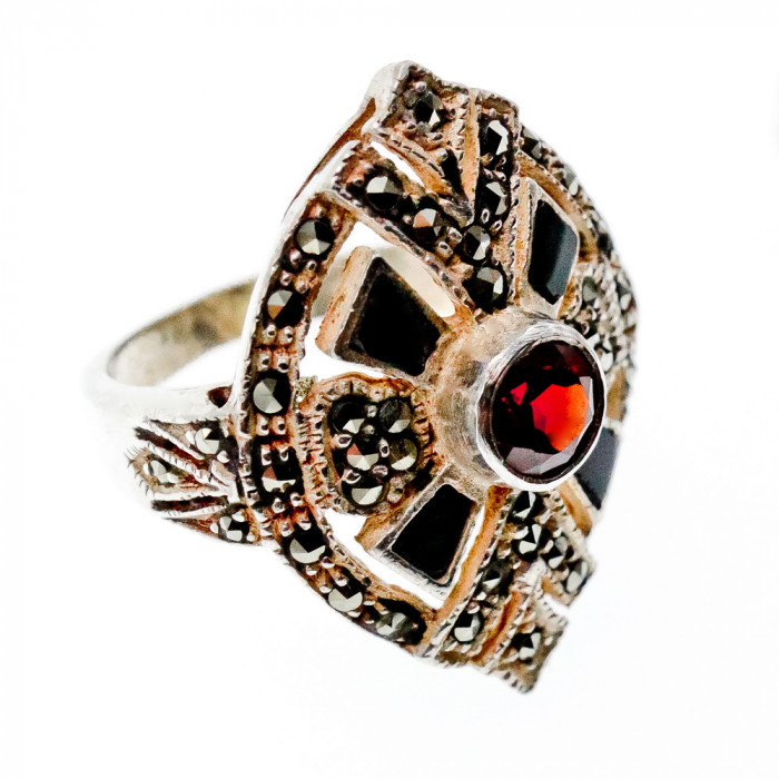 Sky Jewelry Серебряное Кольцо с камнем Спессартин и вставками из черного Нефрита и Марказита