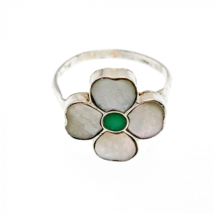 Sky Jewelry Серебряное Кольцо с Перламутром и зеленым Нефритом *Цветок*