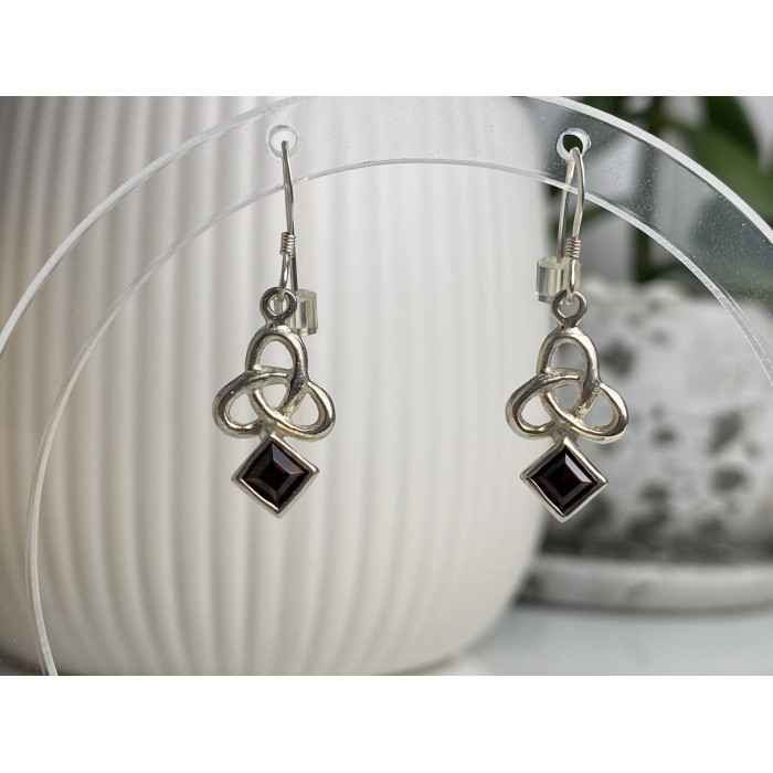 Sky Jewelry Серебряные серьги с гранатом