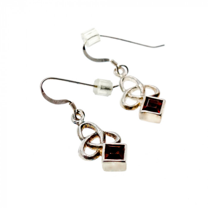 Sky Jewelry Серебряные серьги с гранатом