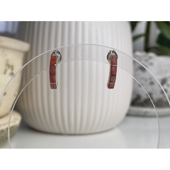 Sky Jewelry Серебряные серьги-гвоздики с красным перламутром