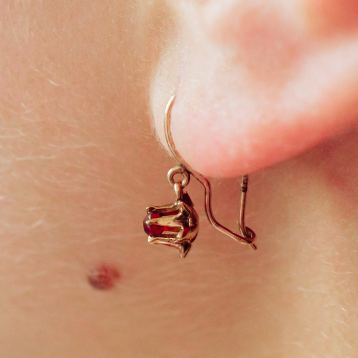 Sky Jewelry Золотые Серьги с красной шпинелью