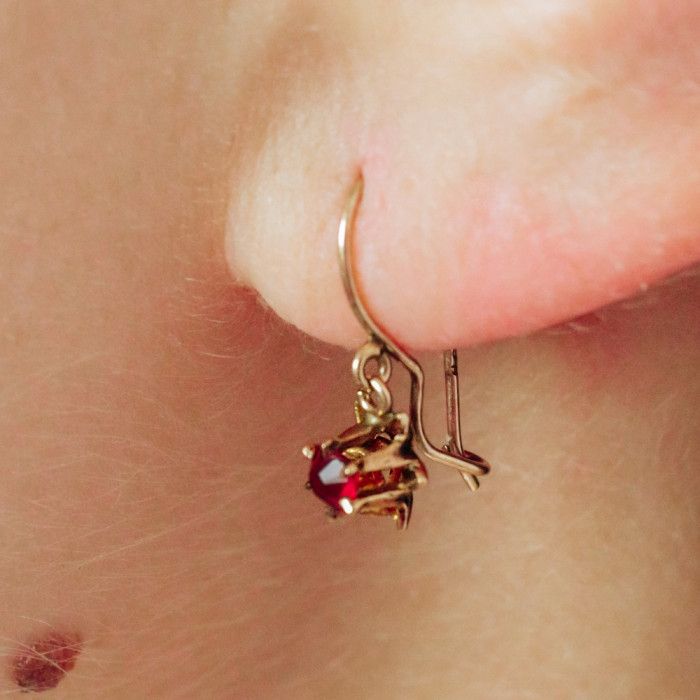 Sky Jewelry Золотые Серьги с красной шпинелью