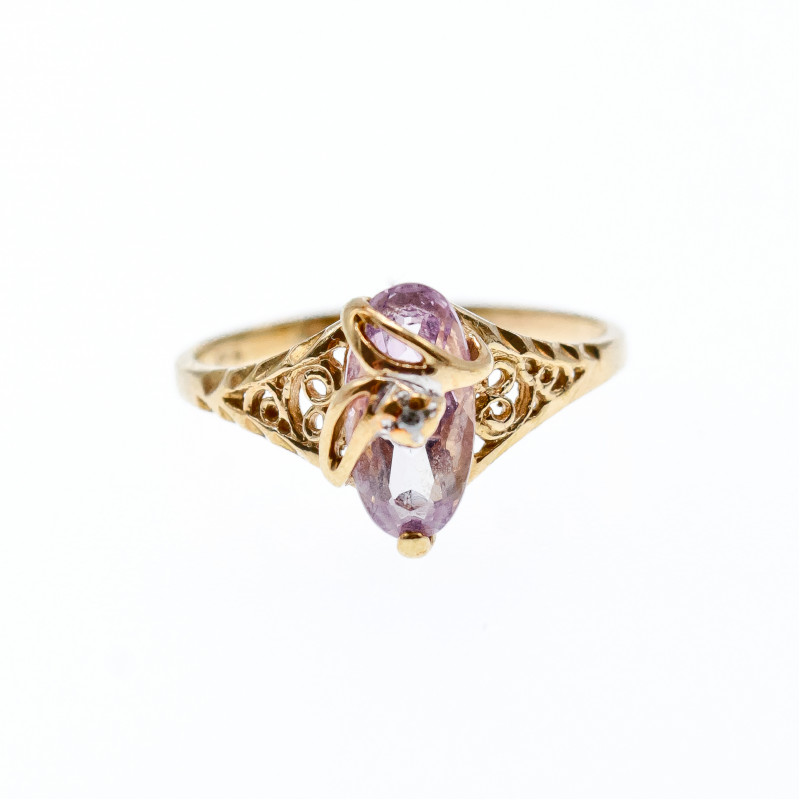 Sky Jewelry Золотое Кольцо с иолитом и бриллиантом