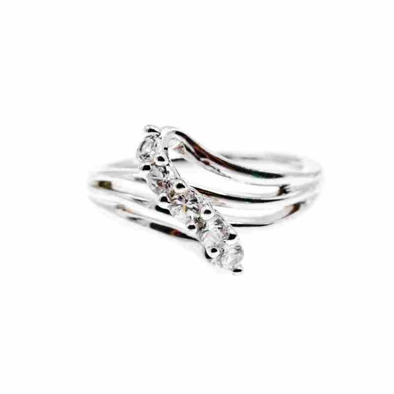 Sky Jewelry Серебряное кольцо с камнями белый топаз  Очарование