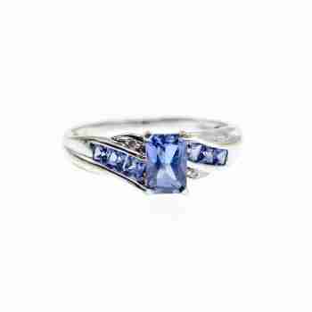 Sky Jewelry Золотое Кольцо с иолитом и бриллиантами