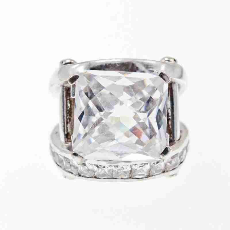 Sky Jewelry Серебряное кольцо 925 пробы с фианитами    Блеск Алмаза