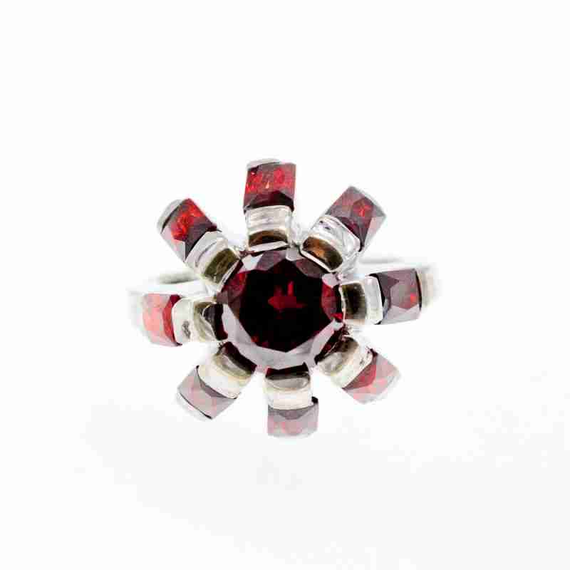 Sky Jewelry Серебряное кольцо с камнями спессартин  Цветок