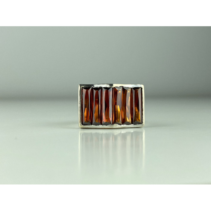 Sky Jewelry Серебряное кольцо с камнем спессартин    Восторг