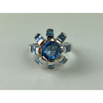 Sky Jewelry Серебряное кольцо с камнями голубая шпинель  Цветок