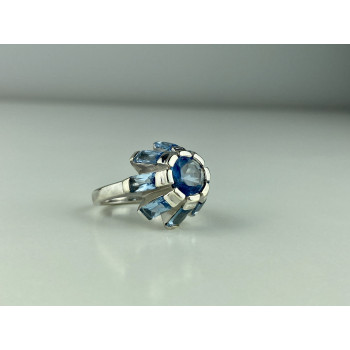 Sky Jewelry Серебряное кольцо с камнями голубая шпинель  Цветок