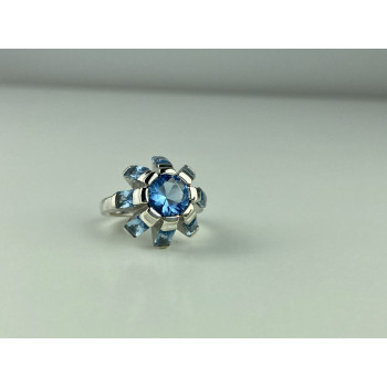 Sky Jewelry Серебряное кольцо с камнями голубая шпинель  Цветок