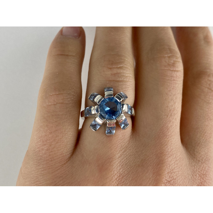 Sky Jewelry Серебряное кольцо с камнями голубая шпинель  Цветок