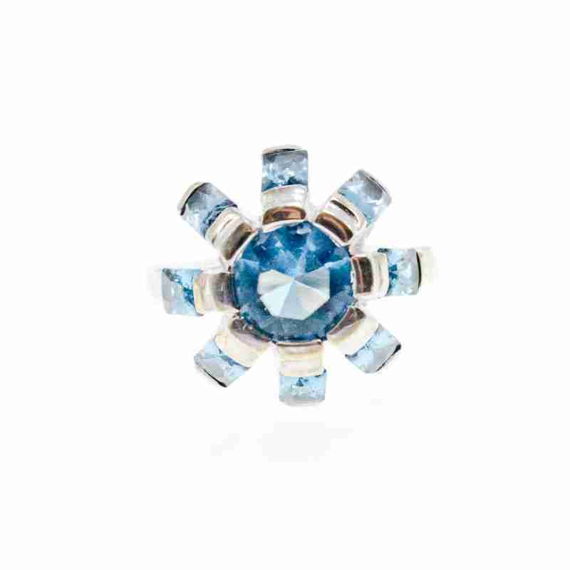 Sky Jewelry Серебряное кольцо с камнями голубая шпинель  Цветок