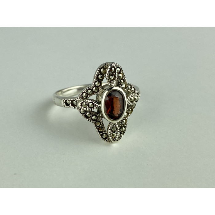 Sky Jewelry Серебряное кольцо с Альмандином и Марказитом