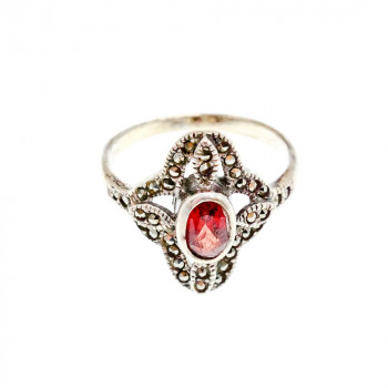 Sky Jewelry Серебряное кольцо с Альмандином и Марказитом