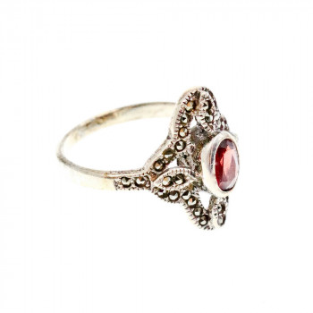 Sky Jewelry Серебряное кольцо с Альмандином и Марказитом