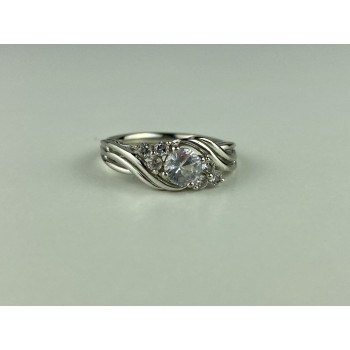 Sky Jewelry Серебряное кольцо 925 пробы с белым сапфиром   Любовь