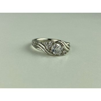 Sky Jewelry Серебряное кольцо 925 пробы с белым сапфиром   Любовь