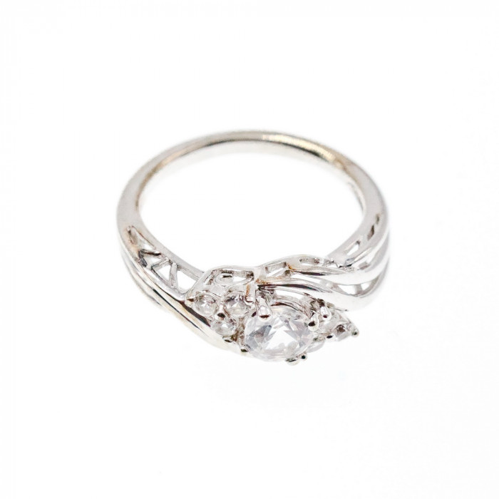 Sky Jewelry Серебряное кольцо 925 пробы с белым сапфиром   Любовь