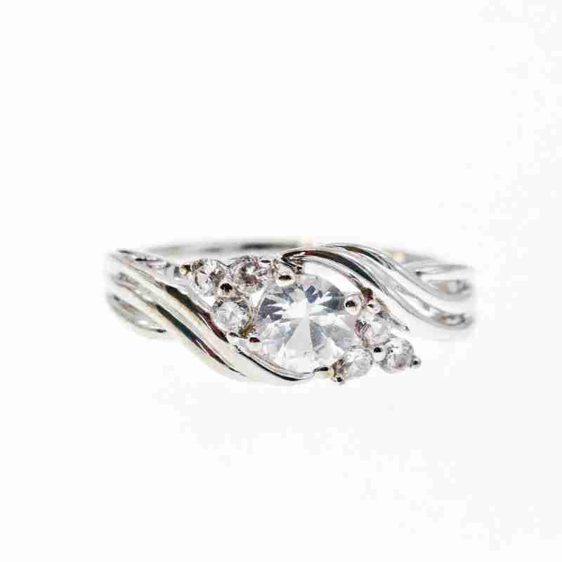 Sky Jewelry Серебряное кольцо 925 пробы с белым сапфиром   Любовь