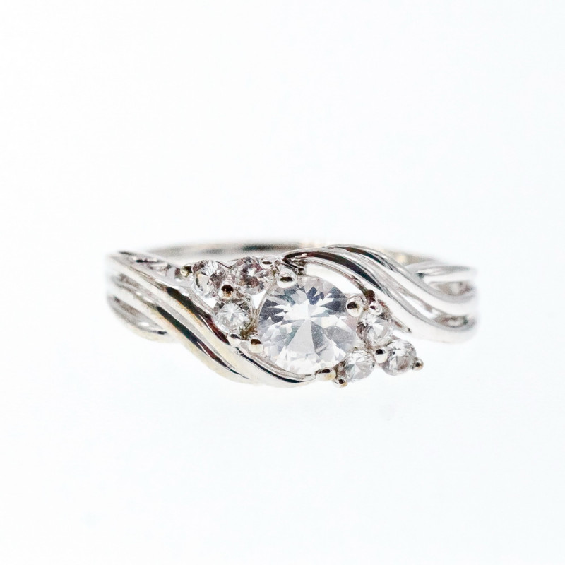 Sky Jewelry Серебряное кольцо 925 пробы с белым сапфиром   Любовь