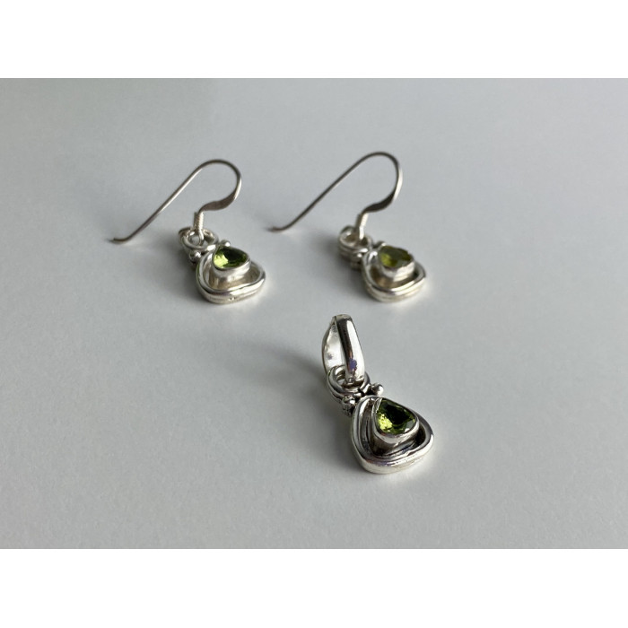 Sky Jewelry Набор из серебра с хризолитом