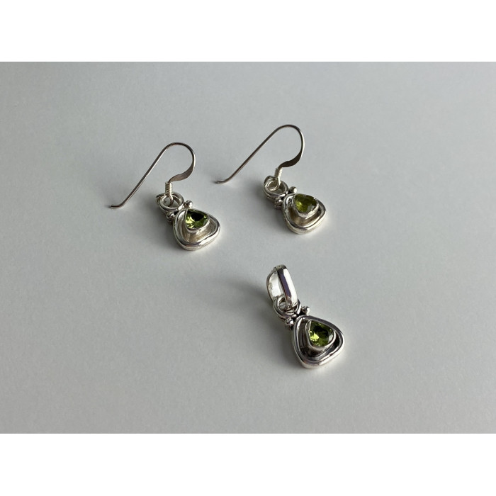 Sky Jewelry Набор из серебра с хризолитом