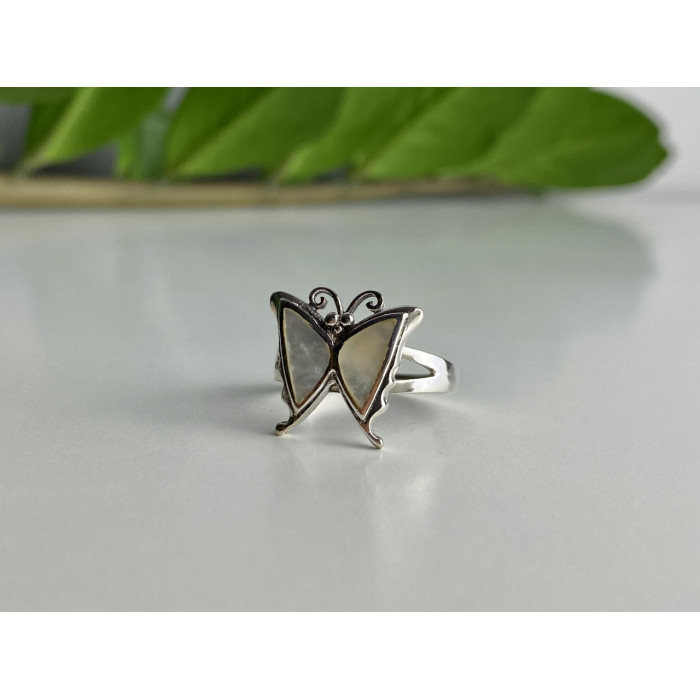 Sky Jewelry Серебряное кольцо с перламутром  Бабочка