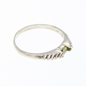 Sky Jewelry Серебряное кольцо с хризолитом  Классика