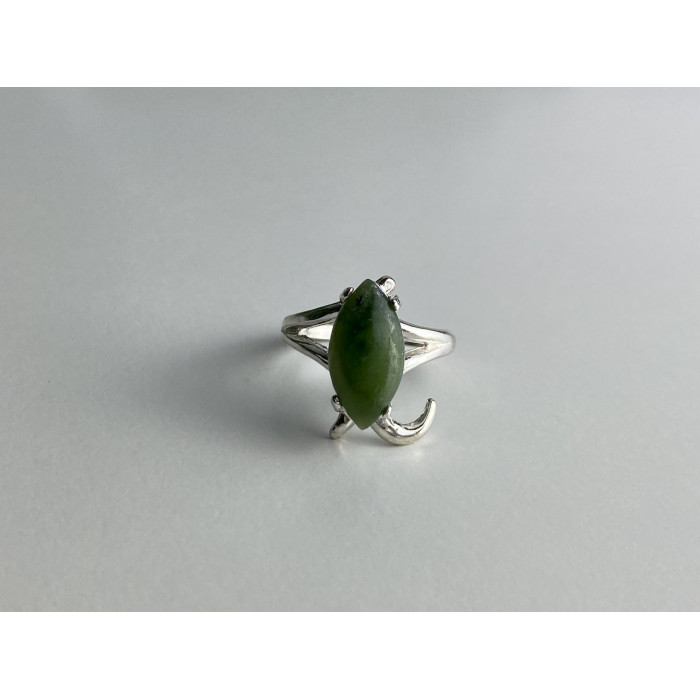 Sky Jewelry Серебряное кольцо с зеленым нефритом   Обаяние