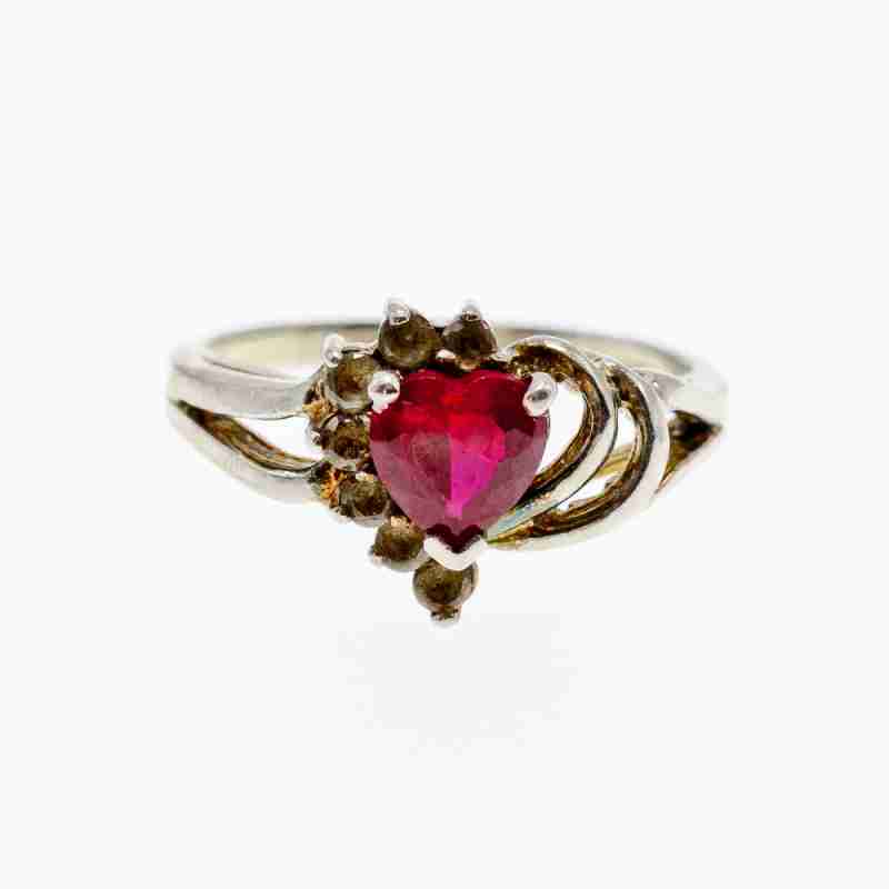 Sky Jewelry Серебряное кольцо с камнями Шпинель   Сердце
