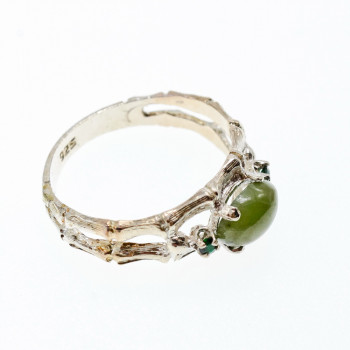 Sky Jewelry Серебряное кольцо с зеленым нефритом и изумрудами
