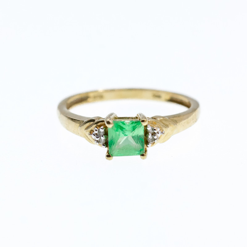 Sky Jewelry Золотое кольцо с камнями цаворит и бриллиантами  Очарование