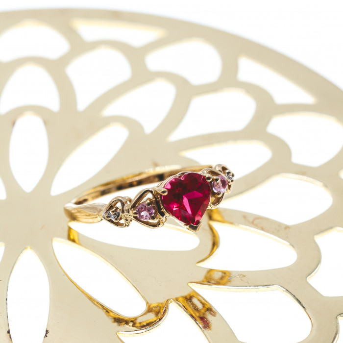 Sky Jewelry Золотое кольцо с камнями шпинель  Сердца