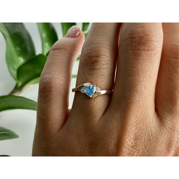 Sky Jewelry Золотое кольцо с голубым и белым топазом  Сердце
