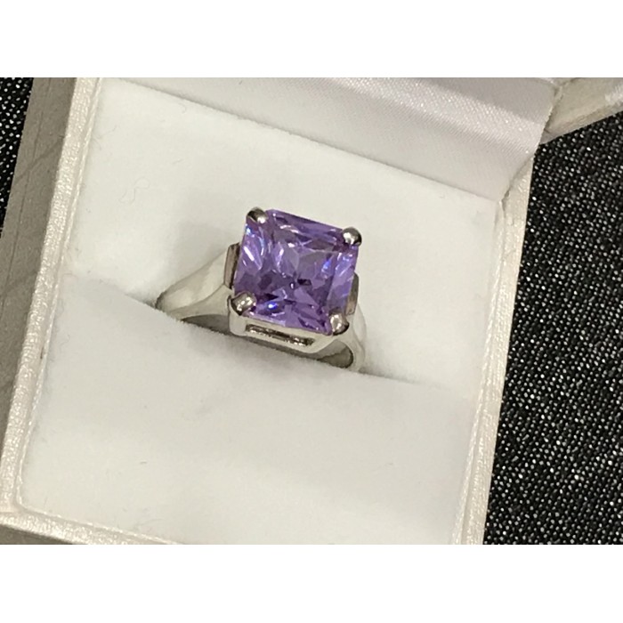 Sky Jewelry Серебряное кольцо с фиолетовым фианитом