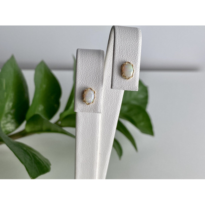 Sky Jewelry Золотые серьги-гвоздики с опалом