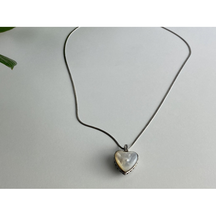 Sky Jewelry Серебряное цепочка с кулоном камни нефрит и перламутр  Сердце