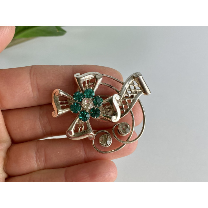 Sky Jewelry Серебряная брошь с ювелирным стеклом  Цветение