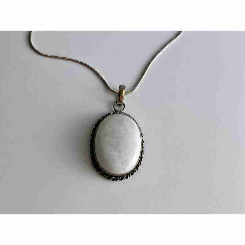 Sky Jewelry Цепочка с кулоном белый агат Винтаж