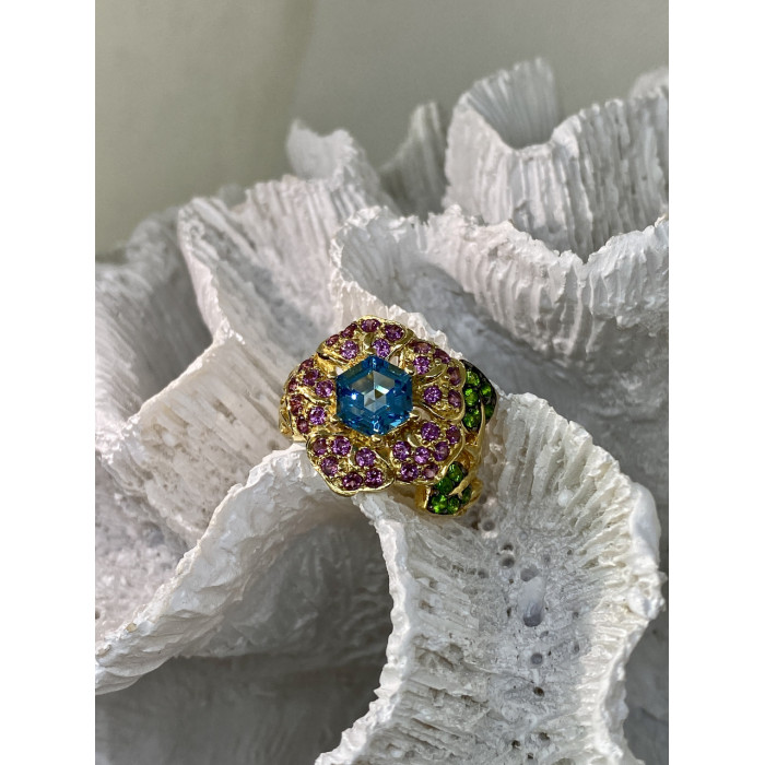 Sky Jewelry Серебряное кольцо в позолоте с топазом хризолитом и шпинелью  Цветы