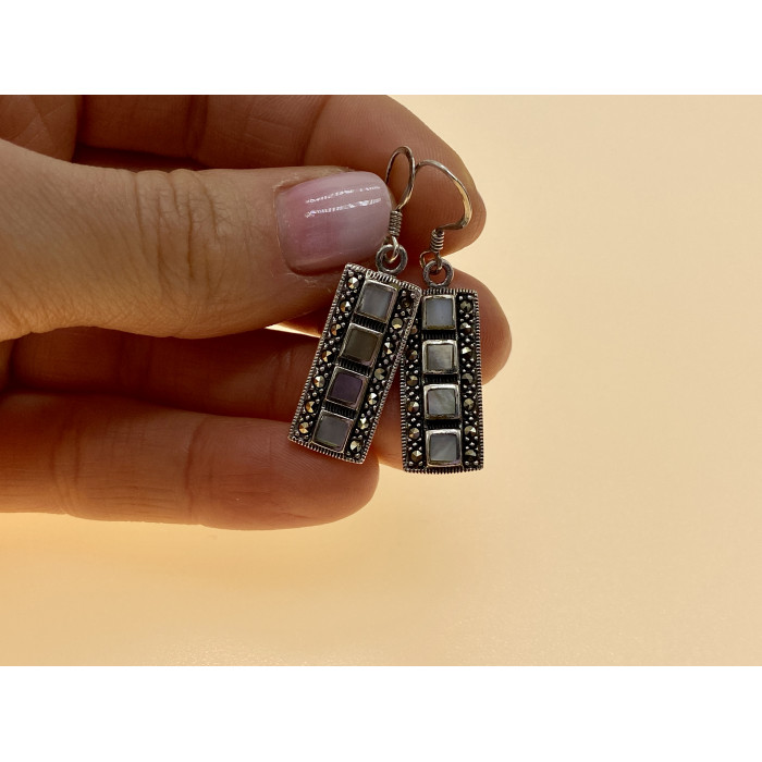 Sky Jewelry Серебряные серьги с перламутром и марказитом  Изысканность 