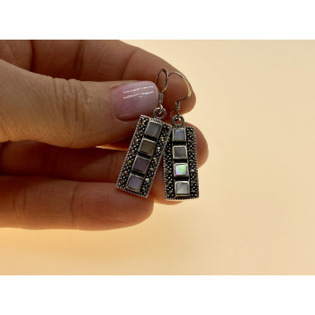 Sky Jewelry Серебряные серьги с перламутром и марказитом  Изысканность 