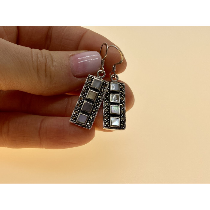 Sky Jewelry Серебряные серьги с перламутром и марказитом  Изысканность 