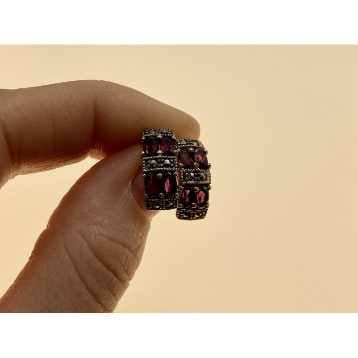 Sky Jewelry Серебряные серьги с альмандином и марказитом