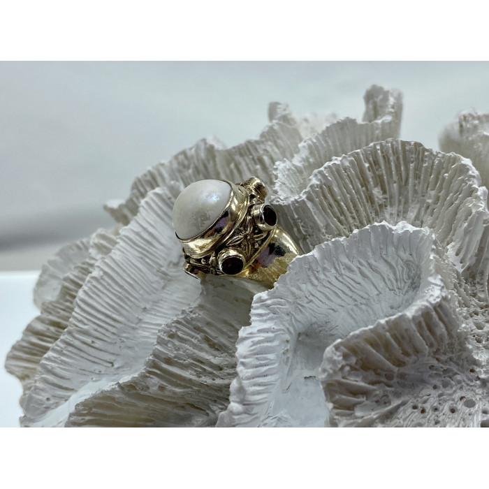 Sky Jewelry Винтажное серебряное кольцо с перламутром и гранатом